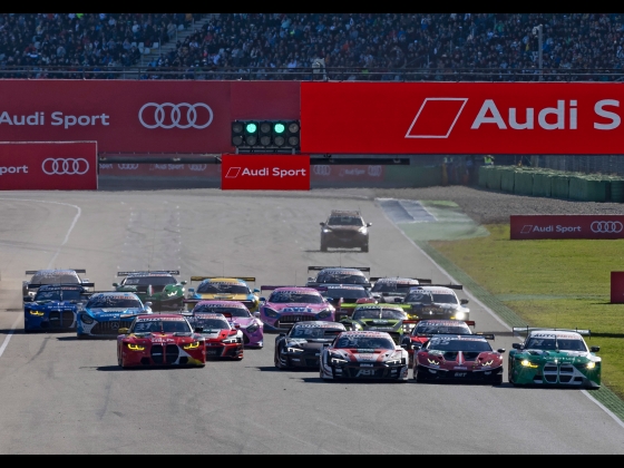 Audi R8 LMS GT3 Wins DTM manufacturers title [2022]　001