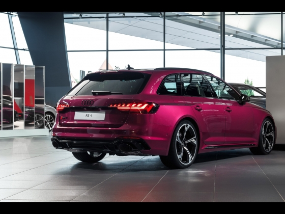 Audi RS 4 Avant [2022] 002