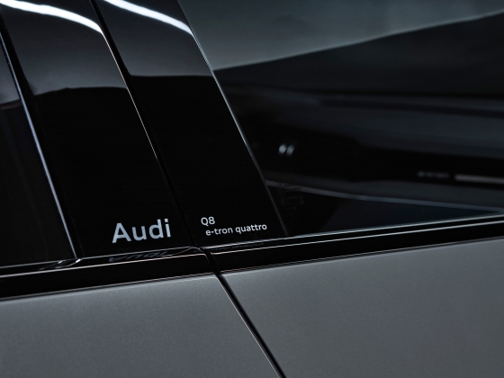 Audi Q8 e-tron [2023] 006