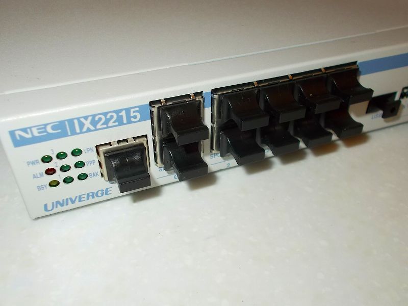 NEC 業務用ルーター UNIVERGE IX2215（中古）自宅用ルーター設置メモ、NEC UNIVERGE IX2215（中古）入手、NEC UNIVERGE IX2215 - LINE（RJ-11 6P2C）未使用ポートコネクタキャップ購入、NEC UNIVERGE IX2215 に LAN（RJ-45）ポートコネクタキャップ 12個、USB ポートコネクタキャップ 1個、LINE（RJ-11 6P2C）ポートコネクタキャップ 1個取り付け