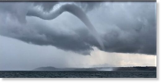 0_PAY_waterspout.jpg