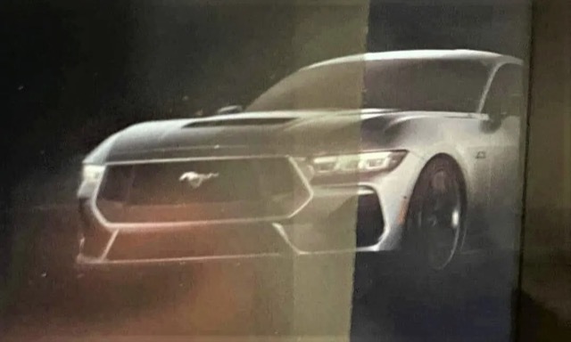Ford-Mustang 2022-8-30