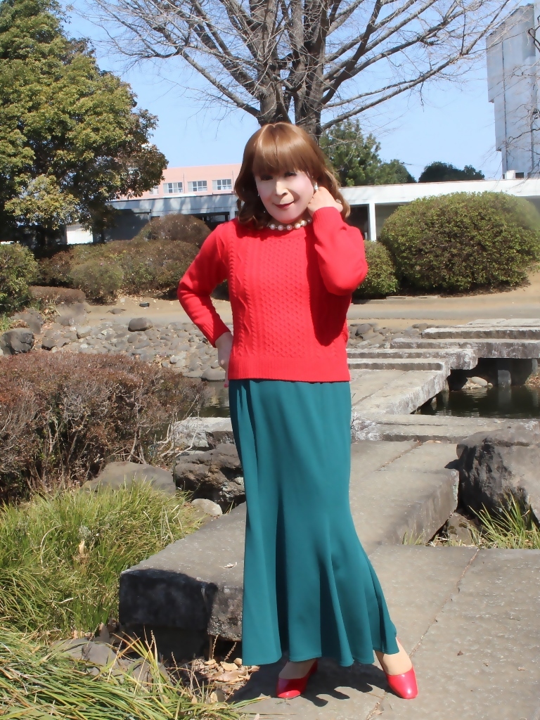 緑マキシスカート赤セーターB(2)