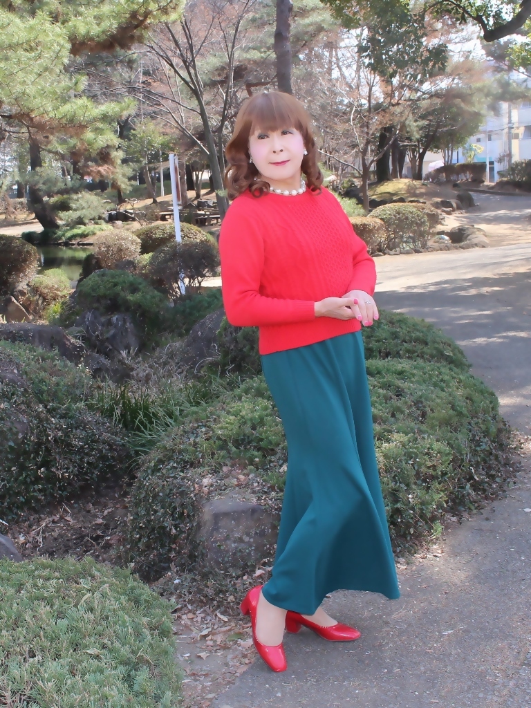 緑マキシスカート赤セーターB(3)