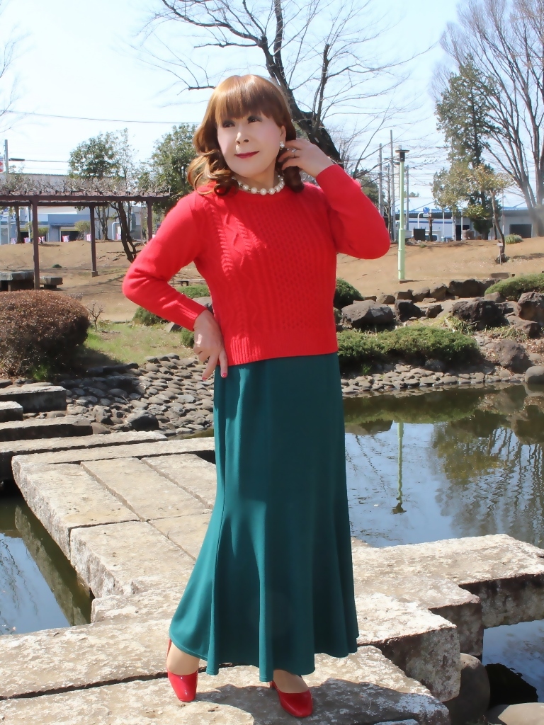 緑マキシスカート赤セーターB(8)