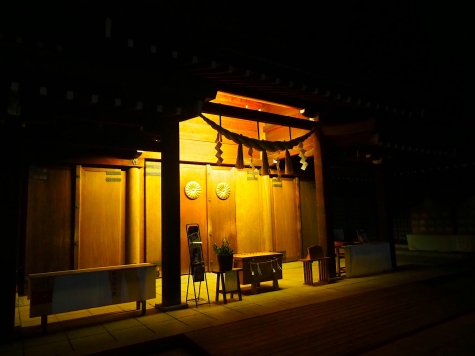 夜の護国神社