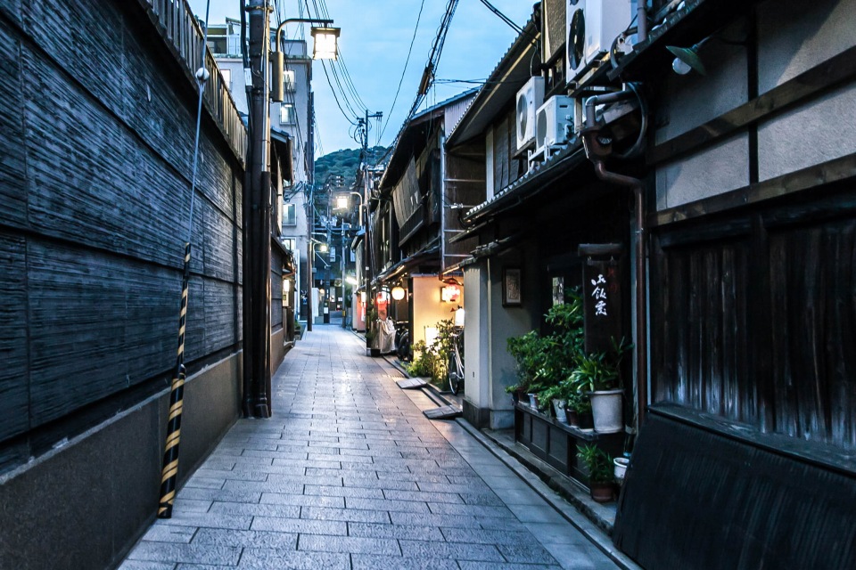 京都祇園の裏小路